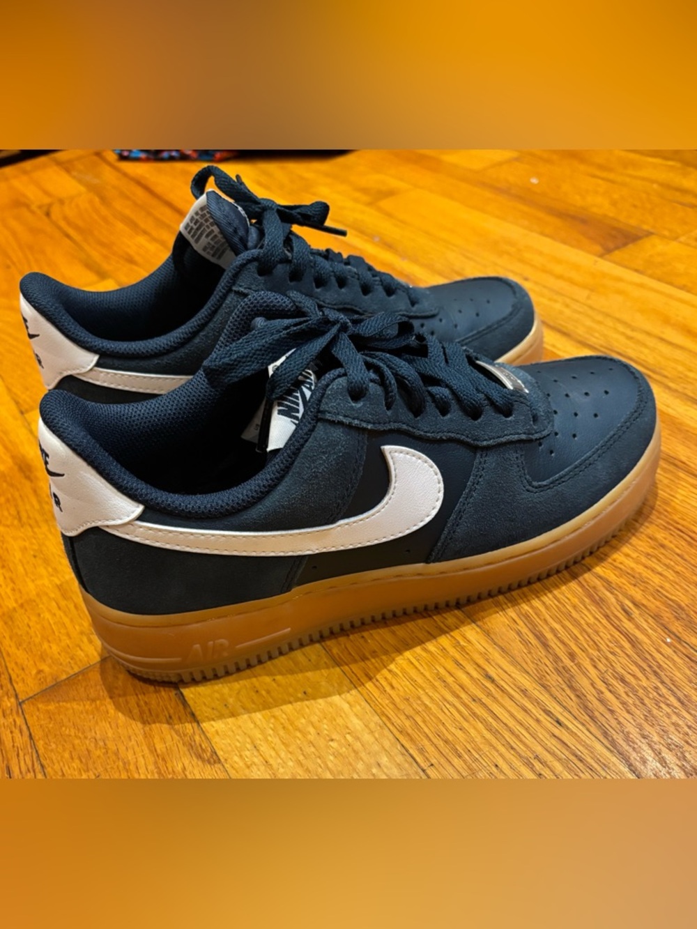 SALE! ‼️Nike Air Force 1'07 LV8 Men’s size 6 (women’s 7.5) Armory Navy/Gum sole